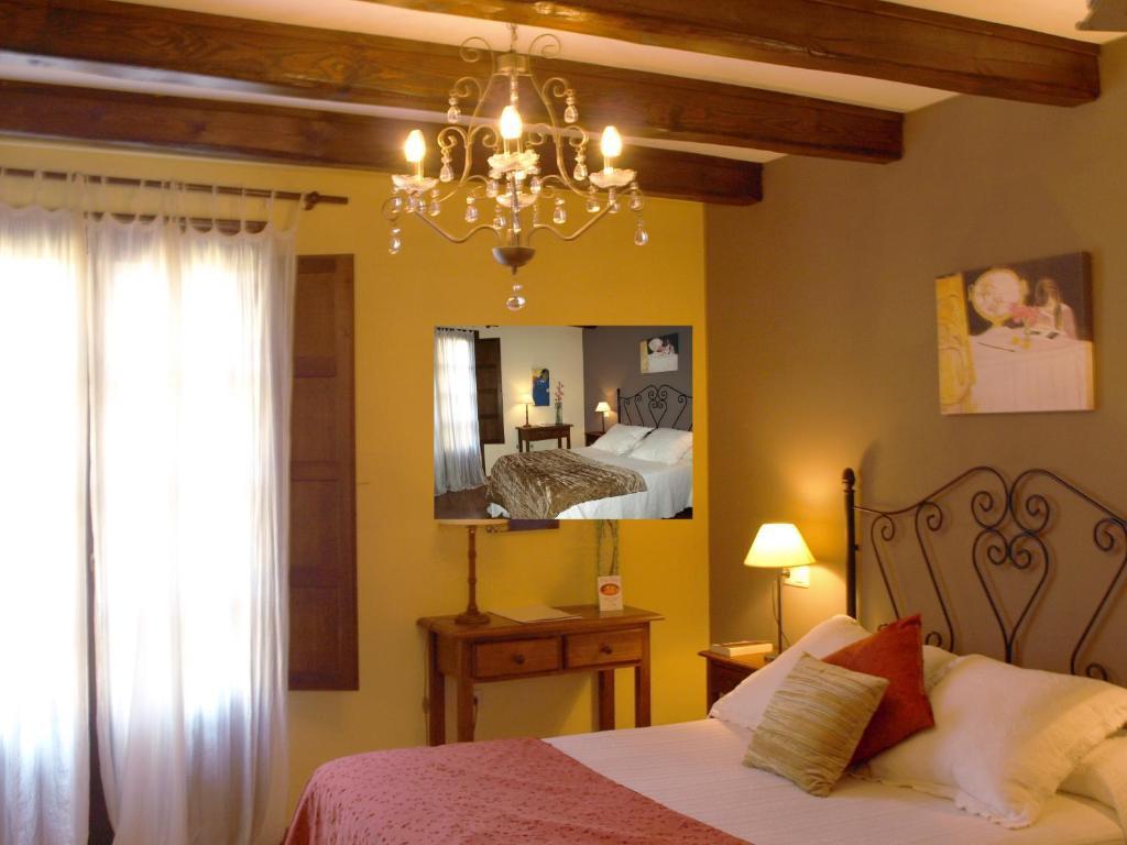 فندق Casa Del Infanzon Sos del Rey Católico الغرفة الصورة